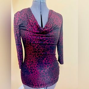 ♥️(2for$30)NWOT Jessica Top With Golden Buttons On The Sleeves 
Size XS